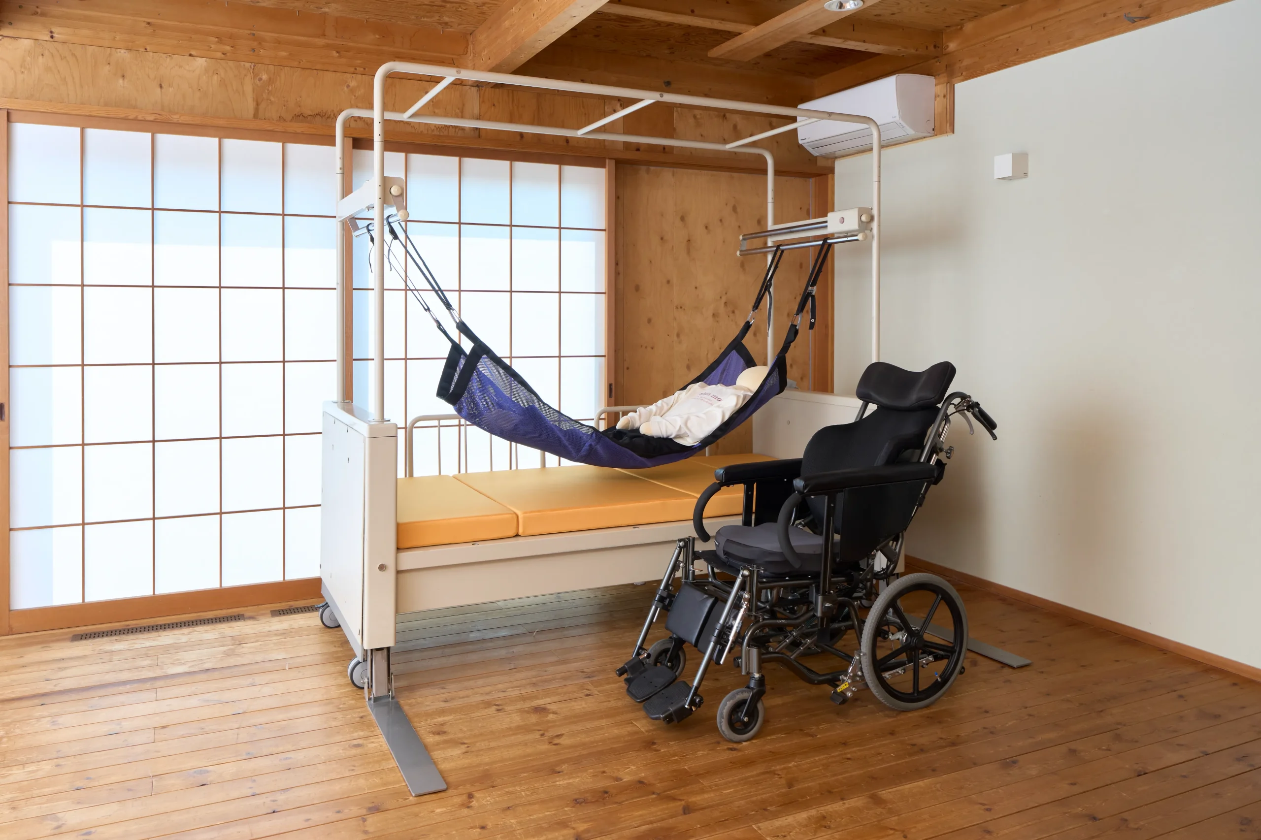 ご家庭の寝室にウェルケアベッドを設置した事例